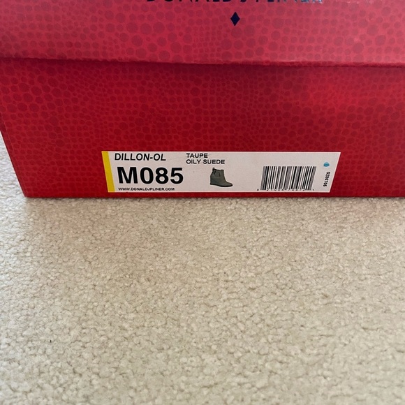 Donald J Pliner Dillon-On ankle wedge booties size 8.5 in Taupe oily suede color - Picture 5 of 9